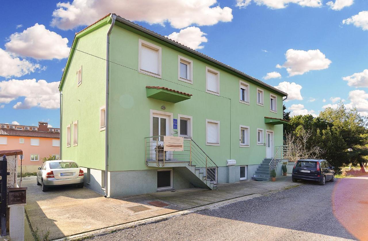 Apartments Ariana 1989 Fazana Bagian luar foto