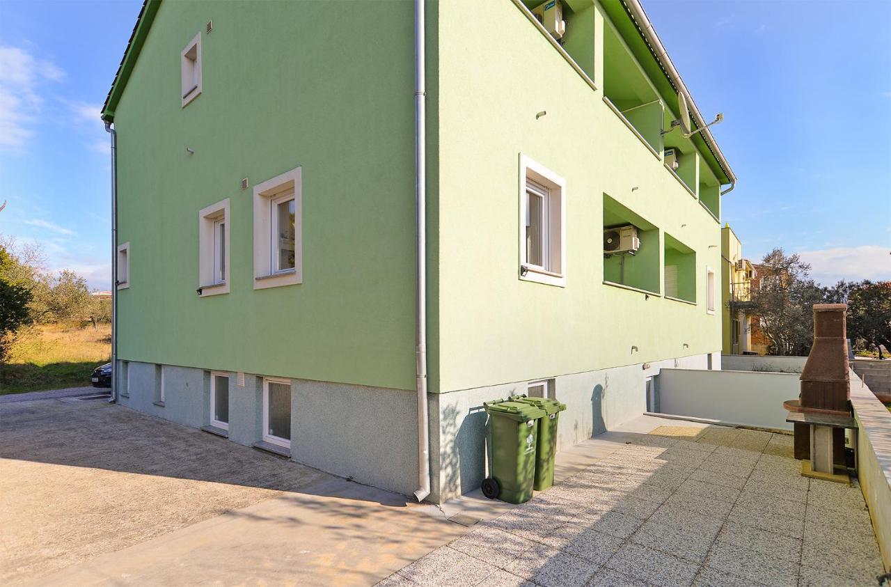 Apartments Ariana 1989 Fazana Bagian luar foto