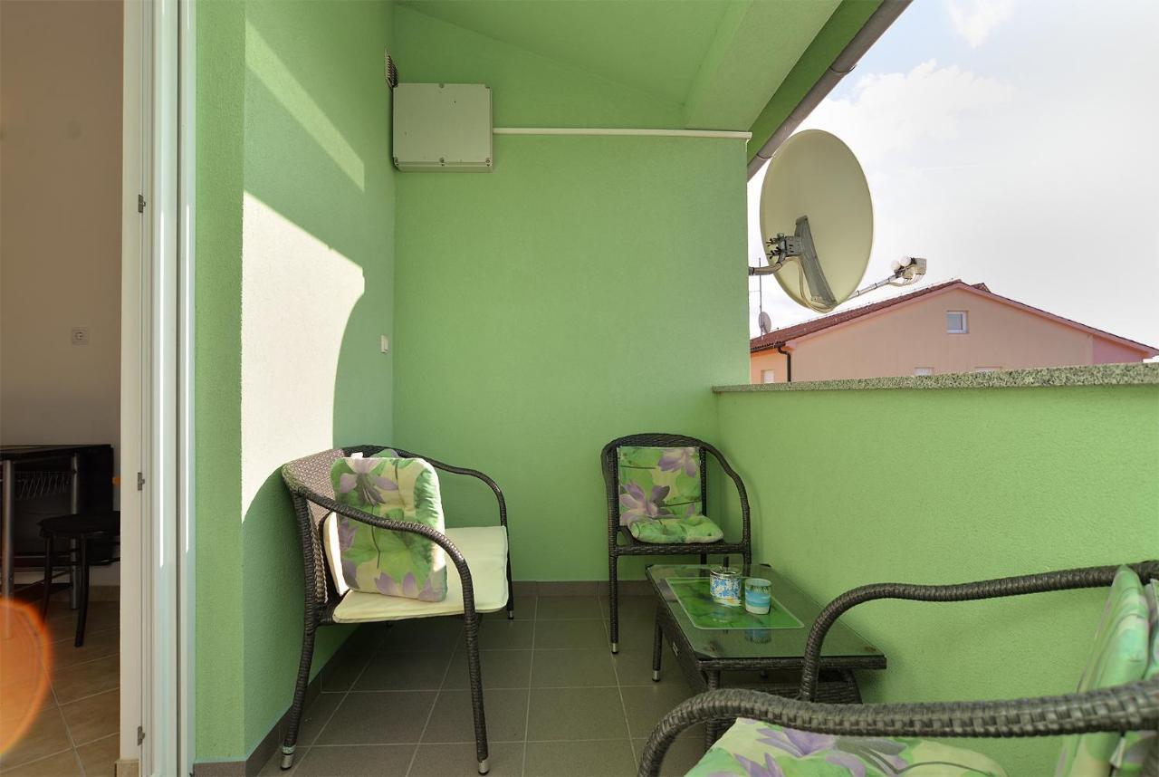 Apartments Ariana 1989 Fazana Bagian luar foto