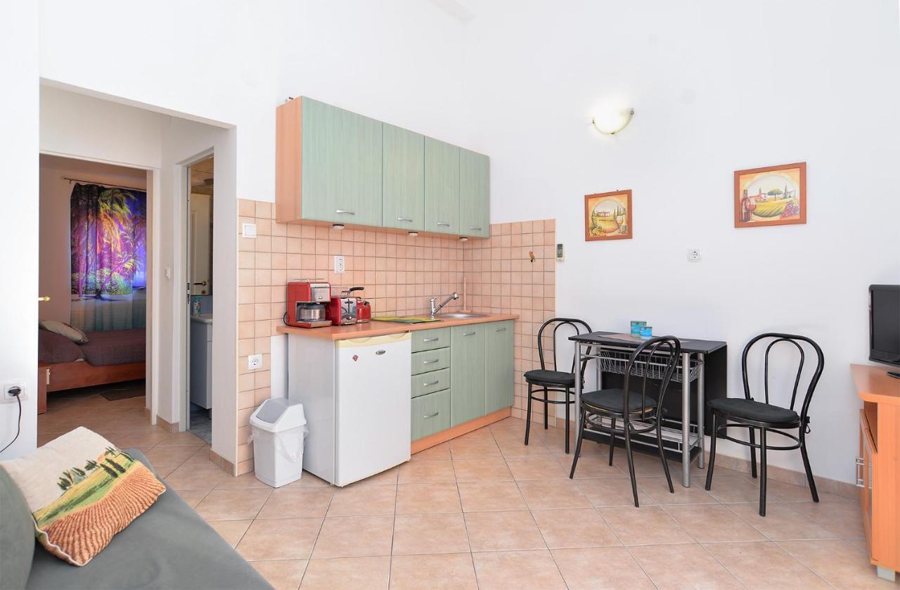 Apartments Ariana 1989 Fazana Bagian luar foto