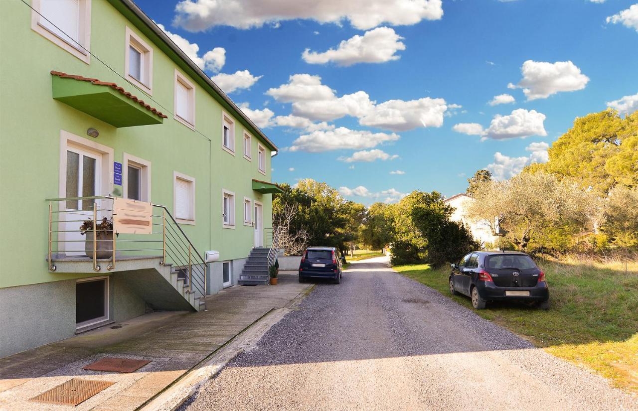 Apartments Ariana 1989 Fazana Bagian luar foto